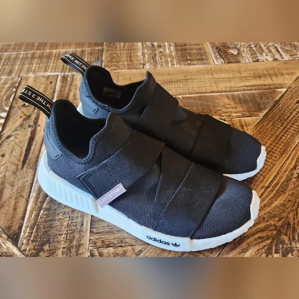 Adidas Originals NMD R1 Sneakers Black Size 8 Women's Running Shoes Black - Picture 2 of 13